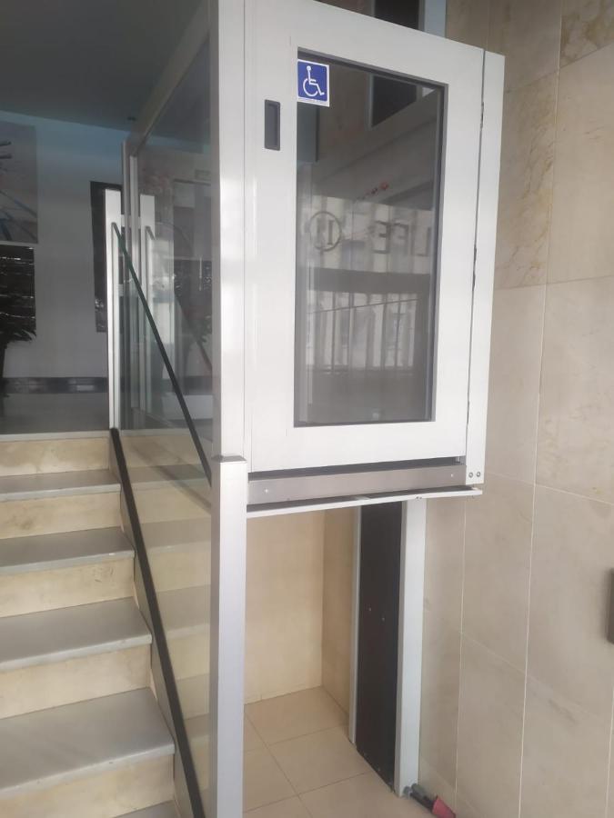 Amplio Piso En Centro De Torre Del Mar Apartamento Exterior foto